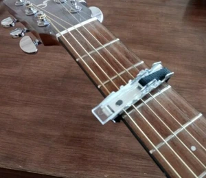 GUITAR CAPO (BRAND NEW) - Picture 1 of 3