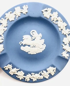 Wedgwood Blue Chariot Jasperware Round Ashtray 4 1/4 Inch Trinket Dish - Picture 1 of 6