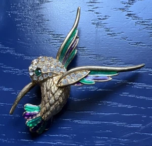 Vintage Hummingbird brooch gold tone with rhinestones Green and Purple Enamel - Picture 1 of 6