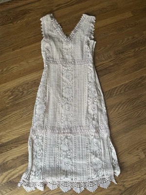 Vestido midi mango crochet encaje S beige melocotón sin mangas  Foto 1 de 4