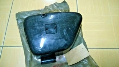 本田 CS50 CS65 S50 S65 LH 盒电池盖 NOS 正品黑色 83600-035-000B — 第 1/3 张图片