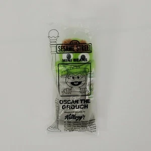 Mini frijoles Kellogg's Sesame Street 1999 Oscar The Grouch sellado raro juguete de peluche - Imagen 1 de 3