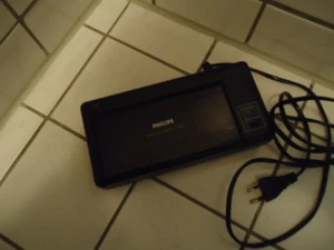 Batterie Ladegerät Tester Universal von Philips  TYP  PNC 251 - Bild 1 von 5