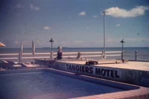 35mm Colour Slide- Swimming Pool Tangiers Motel ,Wildwood NJ  1960's   USA - Picture 1 of 1