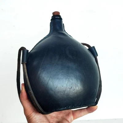 ANCIENNE GOURDE EN VERRE ET CUIR - MILITAIRE ?? À IDENTIFIER - Photo 1/4