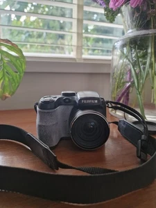 Fujifilm Finepix S1500 10.0MP Digital Bridge Camera TESTED - Picture 1 of 5