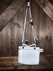 Foley + Corinna kleine Dione Mini Umhängetasche Kunstleder blau gebraucht, in einwandfreiem Zustand - Bild 1 von 8