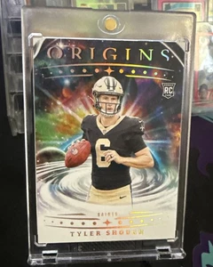 Fútbol Tyler Shough #117 New Orleans Saints (RC) 2025 Panini Origins - Imagen 1 de 2