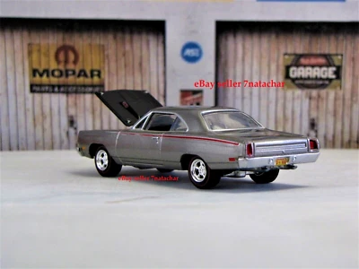 1969 69 Plymouth Roadrunner 440 6 Pack MOPAR Hot Rod Mag Wheels Model 1/64 C - Image 1 of 4