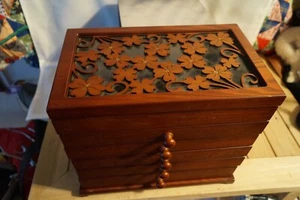 JEWELRY BOX CHEST FINISH MAHOGANY WITH DECORATIVE TOP 5 DRAWER AND TOP FLIP - Picture 1 of 7
