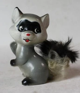 Raccoon Figurine Enesco Furry Tail Gray Black Ceramic Hand Painted Made Japan 2 - Picture 1 of 1