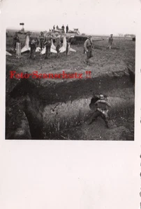 Div.Grossdeutschland/Pz.Rgt.2 am Panzergraben in Werschetz Vršac Serbien 1941 - Bild 1 von 1