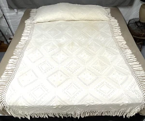 Vintage Hand Crocheted Bedspread Twin Size Diamond Pattern with Floret & Fringe - Picture 1 of 13