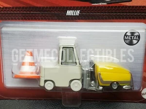 LIMPIADOR DE PISOS DISNEY PIXAR CARS MILLIE METAL 2022 AHORRA 6% GMC - Imagen 1 de 3