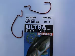 MUSTAD 38105R Ultra Lock Worm Hook 3/0 red  3 pks of 5 hooks  - Picture 1 of 2