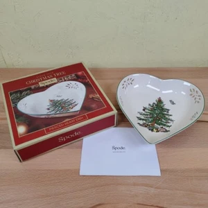 Spode Christmas Tree 7" grüner Rand durchbohrt herzförmiges Tablett Schale OVP - Bild 1 von 6