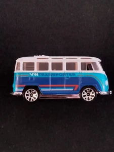 1998 MATTEL MATCHBOX VW  BUS TRANSPORTER  24 WINDOWS..OUT OF PACK.. BLUE & WHITE - Picture 1 of 6