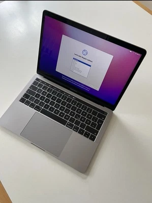 Apple MacBook Pro 13 Zoll (2016)Space Gray 16GB 2.9 GHz 512GBSSD touchbar - Bild 1 von 4