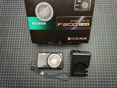 📸Fujifilm FinePix F200 EXR, 12MP Digital Point and Shoot, Y2K, Retro, Vintage - Bild 1 von 4