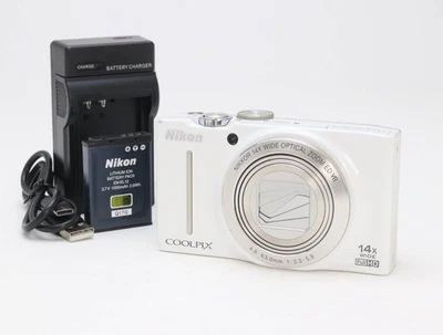 Nikon COOLPIX S8200 компактный цифровой камеры белый 16.1MP 14 x протестирован, ранг - C - Изображение 1 из 4