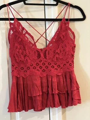 Top camisola bohemia Free People Adella rojo con ribete de encaje talla mediana para mujer Foto 1 de 4