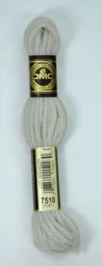 DMC Tapestry Wool, 8m SKEIN, Colour 7510 LIGHT BEIGE GREY, 7067, Laine Colbert W - Imagen 1 de 1