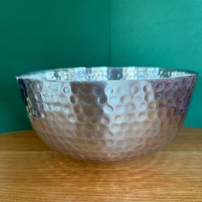 Tazón grande de metal plateado martillado artesanal exhibición de frutas/centro de mesa - 10,5 pulgadas D Foto 1 de 4