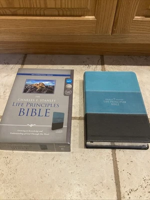 NIV Life Principles Bible Charles Stanley Large Print Leathersoft TEAL BLACK - Image 1 of 4