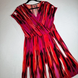 Vestido Vaina Chicos US 12 Envolvente Cuello en V Manga Corta Hasta la Rodilla Estampado Audaz - Imagen 1 de 8