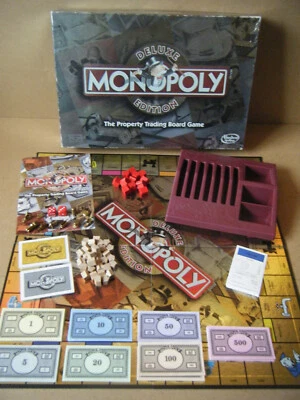 Collectable "MONOPOLY DELUXE EDITION" property trading game. Hasbro Games 2003 - Image 1 of 4