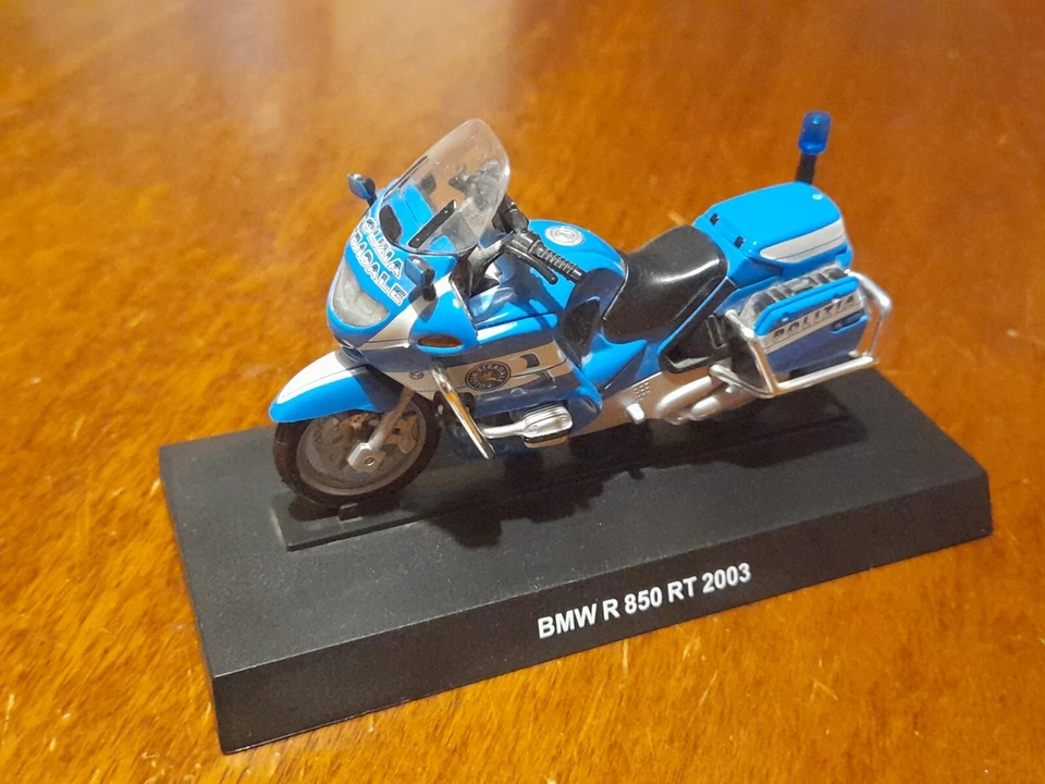 Modellino plastica - Moto Polizia Stradale BMW R 850 RT (2003) - scala 1:24 - Immagine 1 di 4