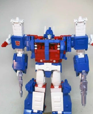 Transformers Studio Series Ultra Magnus 86 Leader Class G1 Style  - Image 1 of 2