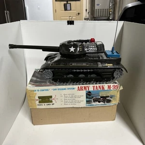 1950s MODERN TOYS ARMY TANK M-99 TIN LITHO BATTERY POWERED TOY W/BOX - Picture 1 of 16
