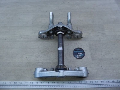 1984 Yamaha XV1000 Virago Y20938) triple tree steering stem clamp yoke  - Image 1 of 4