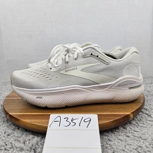 Scarpa Brooks donna Ghost Max larga bianca atletica comoda palestra corsa strada W10 D - Foto 1 di 13
