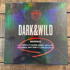 BTS - DARK & WILD (CD BOX SET)  2014!!  RARE!!  100-PAGE PHOTOBOOK + PHOTO CARD - Picture 1 of 8
