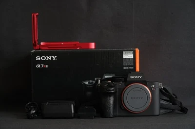 Sony Alpha A7R III 42.4 MP Spiegellos Digitalkamera  - Bild 1 von 4