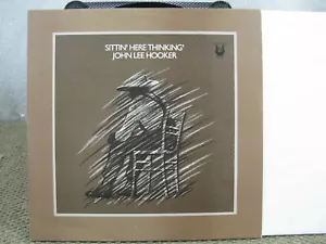JOHN LEE HOOKER - SITTIN' HERE THINKIN' LP (1979) GERMANY HAPPYBIRD MUSE BLUES* - Foto 1 di 5