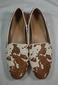 Mocassini Vionic Willa donna 8 capelli di vitello marrone/bianco stampa mucca slip on comodi  - Foto 1 di 9