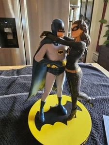 FOREVER YOURS BATMAN UND CATWOMAN 9" SKULPTUR.  Figur Bradford/Hamilton - Bild 1 von 4