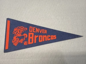 Banderín de fieltro vintage de los Denver Broncos de la NFL 5"x 12" - Imagen 1 de 5