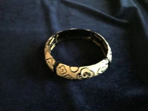 Flexible White, Black, and Clear Rhinestones Flowers Art 2.75" Bracelet, Vintage - Picture 1 of 3