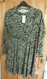 ATMOSPHERE PRIMARK green BLACK animal print DRESS m 12/14 KNEE LENGTH new - Picture 1 of 2