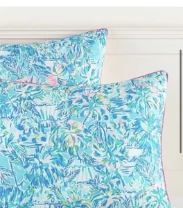 NEW Lilly Pulitzer Pottery Barn Teen Sham 26x20 Multi Pineapple Party Preppy - Picture 1 of 1
