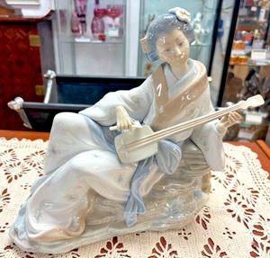 Nao By Lladro Oriental Melody Geisha Playing Shamisen Figurine #0227 - Picture 1 of 13