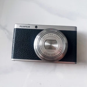Cámara digital Fujifilm XF1 12,0 MP 4x zoom óptico idioma inglés negra - Imagen 1 de 7