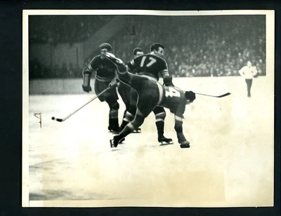 New York Rangers & Red Wings 1937 Type 1 Press Photo Art Coulter Herbie Lewis - Image 1 of 2