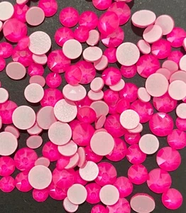 ELECTRIC NEON PINK HOTFIX 10ss 2.8mm IHC Austrian Crystal Flatback Rhinestone - Picture 1 of 6