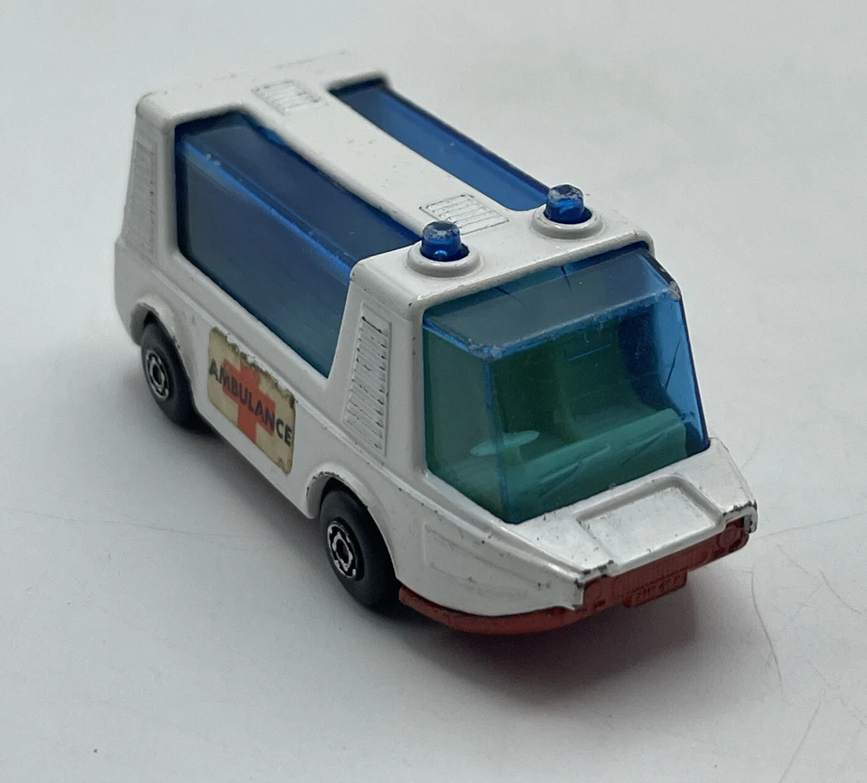AMBULANCIA STRETCHA FETCHA Nº46 Vintage Matchbox Superfast Lesney 1971 Foto 1 de 4