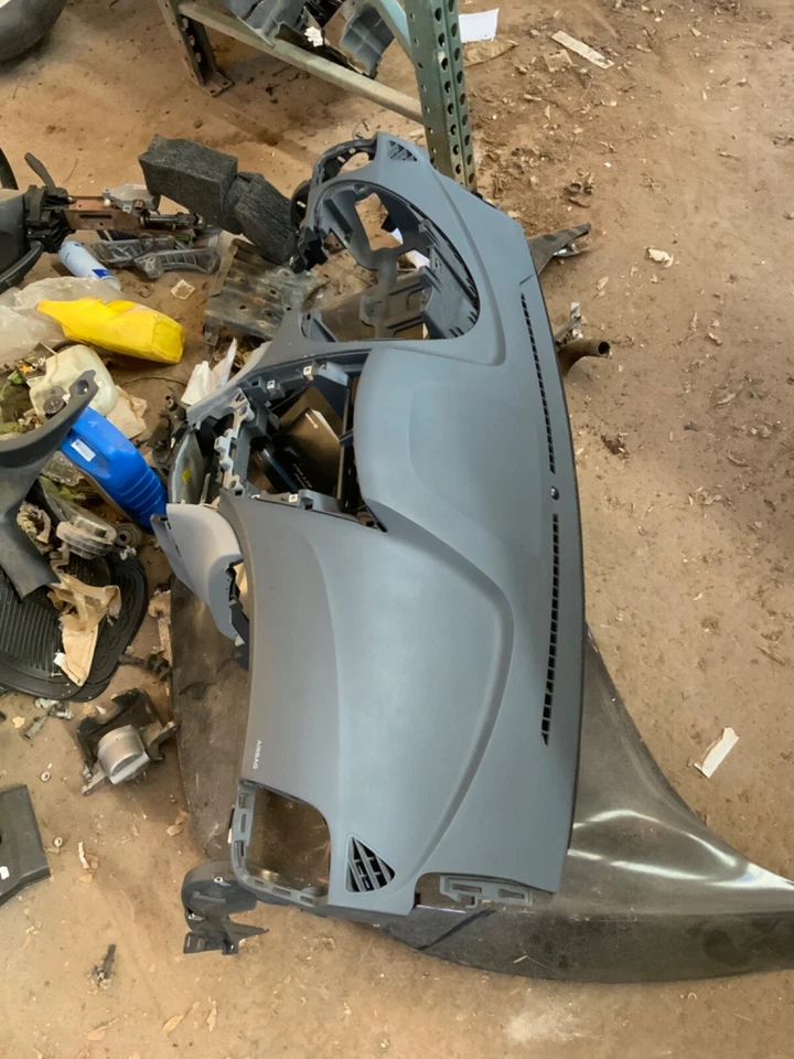 Hyundai Accent 2012 sedán tablero panel de instrumentos Foto 1 de 2